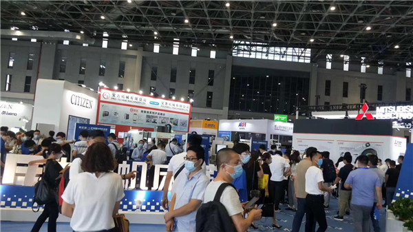 详细阅读:化c展(化成春雨) 化c展(化成春雨)